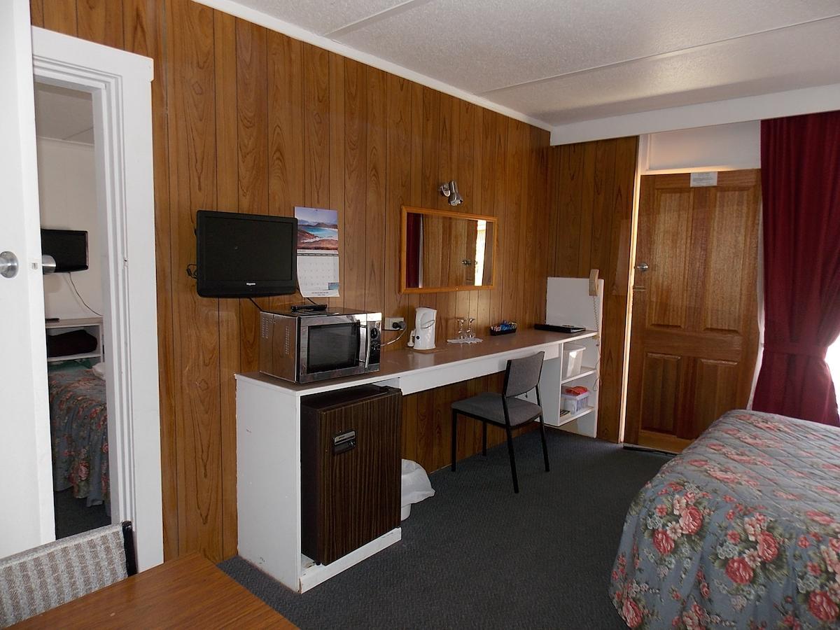Heywood Motor Inn Exteriör bild