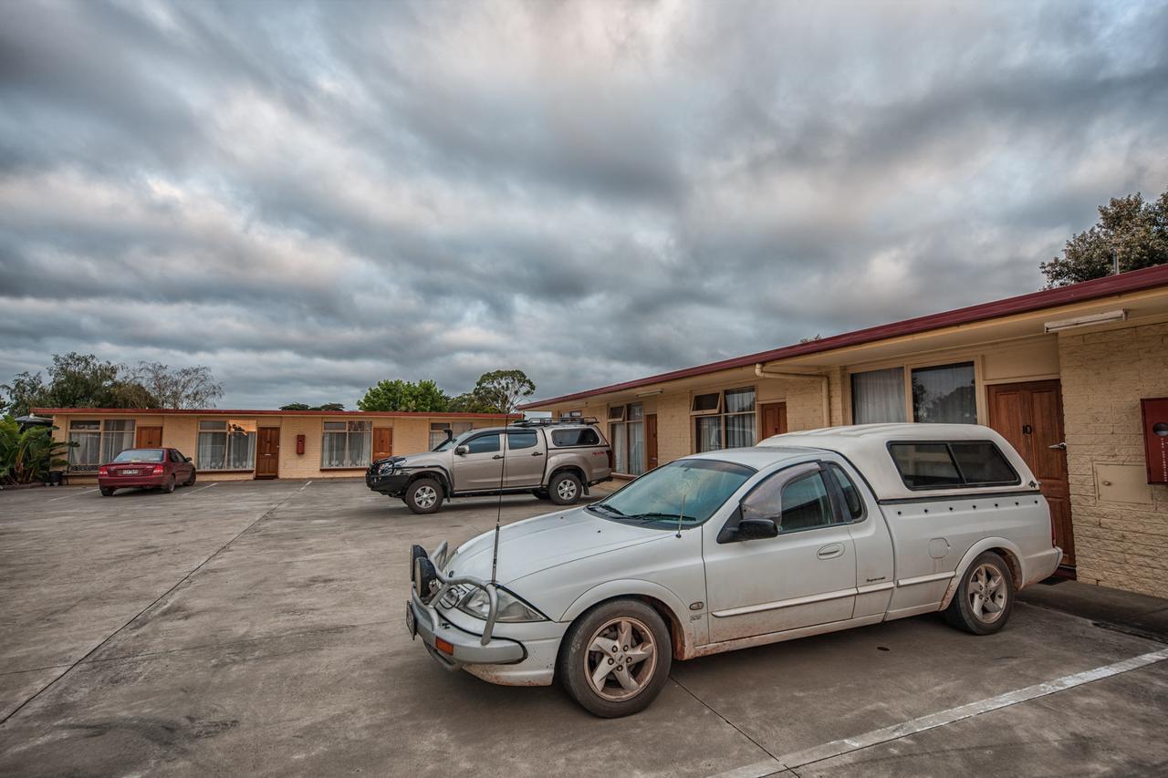 Heywood Motor Inn Exteriör bild